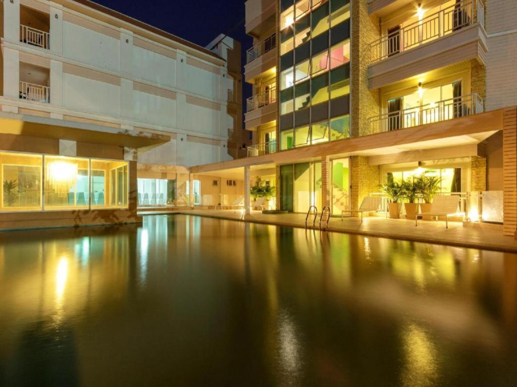 Nana Chat Bangsaen Hotel راشا سي المظهر الخارجي الصورة