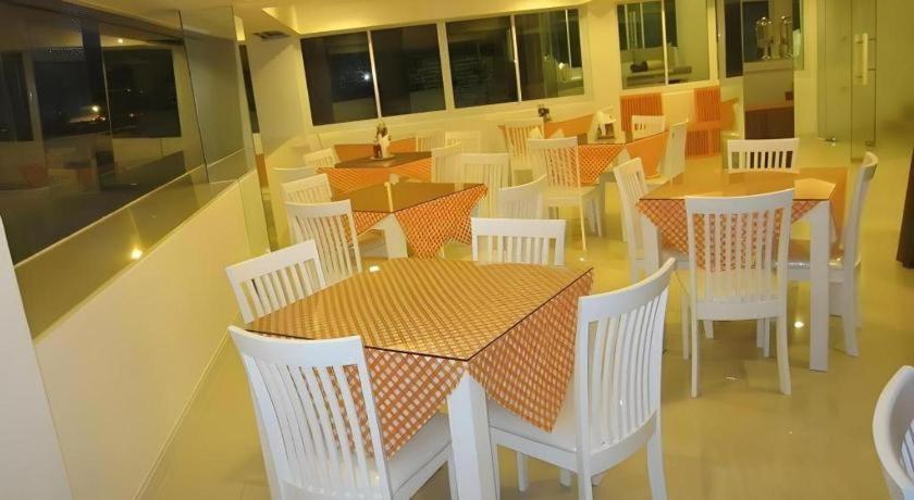 Nana Chat Bangsaen Hotel راشا سي المظهر الخارجي الصورة